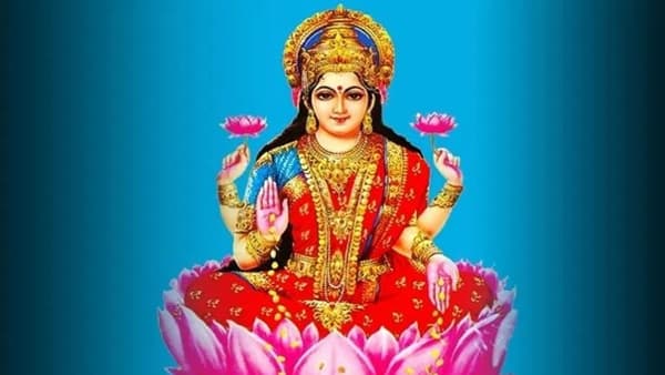Vastu Shastra : अशा घरावर सदैव राहतो माता लक्ष्मीचा आशीर्वाद, कधीच नसते पैशांची कमी