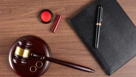 लग्नाचं खोटं वचन देऊन बॉयफ्रेंड गायब झालाय, मग शिकवा चांगलाच धडा.