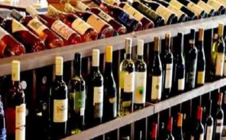 परंतु काही मद्यांचे झाकण एकदा उघडले की ते लगेच खराब व्हायला लागतात. त्यामुळेच अशी मद्ये झाकण उघडलण्यानंतर ती लगेच पिऊन घ्यायला हवीत. व्हिस्की, रम यासारखी डिस्टिल्ड मद्ये लवकर खराब होत नाहीत. 