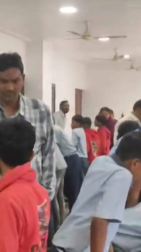 हिंगणघाट येथे नाणे प्रदर्शनाला लोकांचा प्रतिसाद...