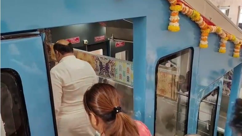  अंबरनाथचे तत्कालीन आमदार किसन कथोरे यांनी स्विर्त्झलँडच्या धर्तीवर याठिकाणी फ्युनिक्युलर रेल्वेचा प्रस्ताव मंजूर करवून घेतला होता. सार्वजनिक बांधकाम विभागाने सप्तशृंगी वणीगड आणि मलंगगडासाठी फ्युनिक्युलर रेल्वेचा प्रस्ताव मंजूर केल्यांनतर प्रत्यक्ष कामही सुरू झाले होते. 