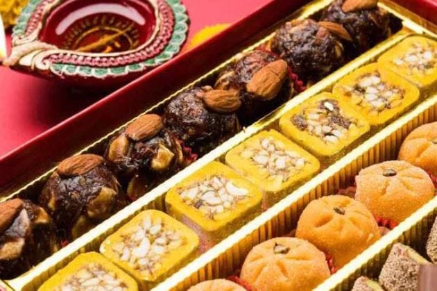 जेव्हा जेव्हा स्विट्स म्हणजेच मिठाईचा विषय असतो, तेव्हा तेव्हा पश्चिम बंगाल या राज्याचे नाव प्राधान्याने घेतले जाते. या देशात अनेक प्रकारच्या मिठायांचा शोध लावण्यात आलेला आहे. याच राज्यात 1868 मध्ये कोलकाता शहरात रसगुल्ले शोधण्यात आलेले आहेत. 