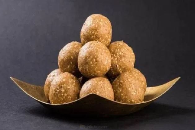 पश्चिम बंगालमधील चंद्र दास यांनी बाग बाजारात रसगुल्ल्यांचा शोध लागला. आजघडीला रसगुल्ला हा गोड पदार्थ फक्त पश्चिम बंगालच नव्हे तर जगभरात आवडीने खाल्ले जातात. पश्चिम बंगालमध्ये 14 नोव्हेंबर हा दिवस रसगुल्ला दिन म्हणून साजरा केला जातो. 