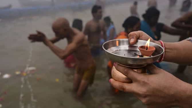 मौनी आमावस्याच्या दिवशी मिळतील पूर्वजांचे आशीर्वाद या पद्धतीनं करा तर्पण....