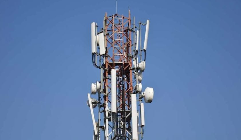 तसेच संबंधित टॉवर बंद केले जाते. त्यामुळे नागरिकांनी घाबरू नये, असे आवाहन भारत सरकारने केले आहे. मोबाईल फोन आणि मोबाईल टॉवर हे कमी शक्तीवर काम करतात. मोबाईलमधील रेडिओ ट्रान्समीटर हे जवळच्या टॉवरशी संपर्क करतात. त्यानंतर फोन कॉल लागतो. त्यामुळे घाबरून जाण्याचे कारण नाही, असे सरकारने सांगितले आहे. 