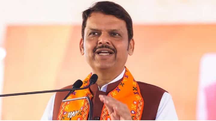 नाशिककरांनी तुम्हाला सत्ता दिली होती पण... CM फडणवीसांचा राज ठाकरेंवर हल्लाबोल नाशिककरांनी तुम्हाला सत्ता दिली होती पण... CM फडणवीसांचा राज ठाकरेंवर हल्लाबोल