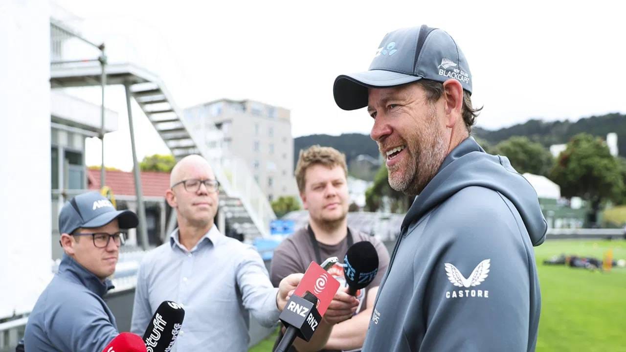 जेकब ओरम यांच्या कोचिंग करिअरची सुरुवात वर्ष 2014 मध्ये झालेली. ते न्यूजीलंड ए टीमचे बॉलिंग कोच बनले. 2018 ते 2021  पर्यंत ते न्यूजीलंड महिला टीमचे बॉलिंग कोच आणि असिस्टेंट कोच राहिले. 2023-24 मध्ये न्यूजीलंड पुरुष टीमचे बॉलिंग कोच बनले. वर्ष 2024 पर्यंत ते टीमशी संबंधित होते. त्यानंतर ते  टीमचे सीनियर बॉलिंग कोच बनले. (फोटो-GETTY IMAGES)