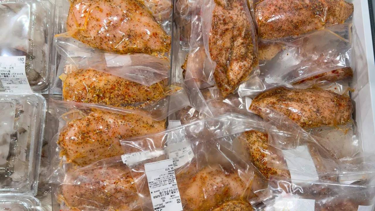 आपण कायमच ऐकले असेल की, निरोगी आरोग्य हवे असेल तर पॅकेजिंग फूड खाणे टाळा. जर तुम्ही सतत पॅकेजवाले फूड खाल्ले तर आरोग्याच्या असंख्य समस्या निर्माण होऊ शकतात.