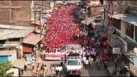 पालघरमध्ये लाल वादळ, अदानींच्या विरोधात 40 हजार आदिवासी रस्त्यावर.