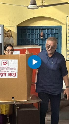 हितेंद्र ठाकूर यांनी बजावला मतदानाचा हक्क.