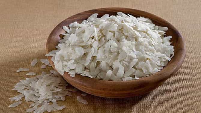 वेटलॉससाठी पोहे ठरतात फायदेशीर? जाणून घ्या तज्ञ काय सांगतात?