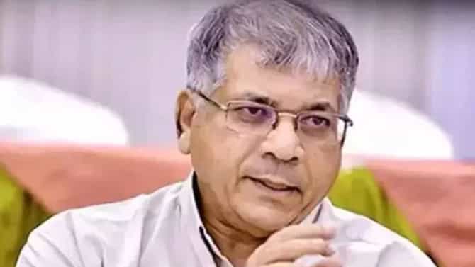 वंचितमुळे काँग्रेसचा मोठा गेम, मुंबईत महायुतीला होणार थेट फायदा