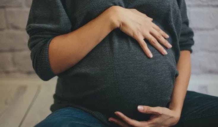 सध्याच्या गाईडलाईन्सनुसार डॉक्टरांच्या सल्ल्यानुसार गर्भवती महिलेने पॅरासिटामोल हे औषध घेतले तर ते सुरक्षित असते. बाळावर कोणताही परिणाम होत नाही. ताप आला की अजूनही हे औषध घेतले जाते.