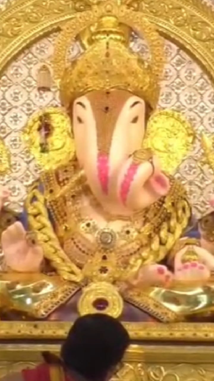 गणेशजन्मानिमित्त 'दगडूशेठ' गणपतीला स्वराभिषेक