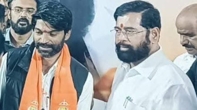 आधी एबी फॉर्म खेचला, मग फाडून खाल्ला अन् नंतर थेट... पुण्यात