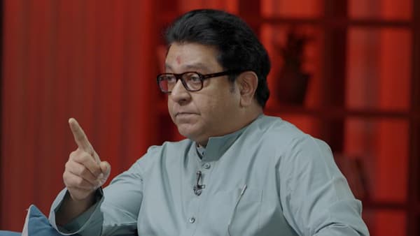 हे सर्व ससाणे, मालकाच्या हातावर बसून... राज ठाकरेंचा घणाघात; वाढत्या लोंढ्यांवरूनही सरकारवर डागली तोफ