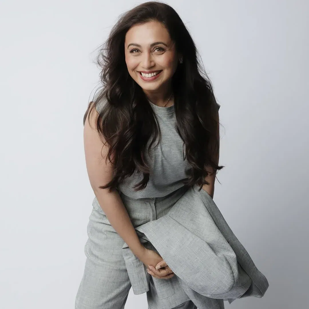 राणी मुखर्जीने आपल्या 30 वर्षाच्या करिअरमध्ये गुलाम, कुछ कुछ होता है, बंटी और बबली, ब्लॅक, हिचकी, तलाश, कभी अलविदा ना कहना, चलते चलते, बादल, हद कर दी आपने, हर दिल जो प्यार करेगा, चोरी चोरी चुपके चुपके आणि हम तुम सारखे हिट चित्रपट दिले.