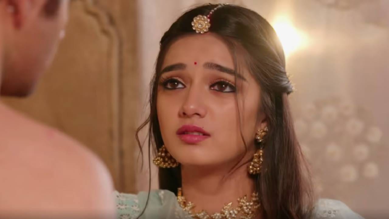 रेडिट आणि इतर सोशल मीडिया प्लॅटफॉर्मवर नेटकऱ्यांनी या सीनवर तीव्र नाराजी व्यक्त केली आहे. जर कथेत असे सीन्स दाखवायचेच होते, तर 18 वर्षांवरील अभिनेत्रीला का निवडलं नाही, असाही प्रश्न काहींनी विचारला आहे. 
