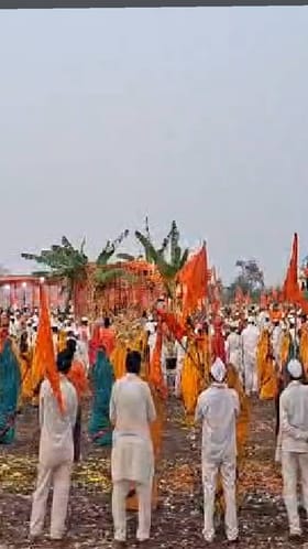 बुलढाणा  - गजानन भक्तांचा रिंगण सोहळा,  भाविक निघाले शेगावला.