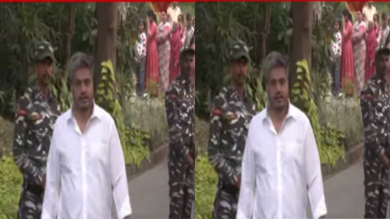 Ajit Pawar Death Updates LIVE : रोहित पवार, सुप्रिया सुळे कार्यकर्त्यांशी साधला संवाद