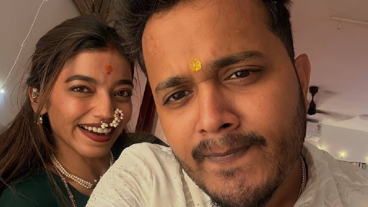 "जुईली आणि मी यावर विचार केला आणि मग कुटुंबीयांना सांगितलं की आता आम्हाला इतका खर्च परवडत नाहीये. माझ्या बाबांना आमच्या नात्याची कल्पना होतीच. मी जुईच्याही वडिलांना समजावलं की पुढचा संसार सुरळीत करायचा असेल तर आम्हाला आतापासूनच पैसे जमवायला लागतील", असं रोहितने पुढे सांगितलं.