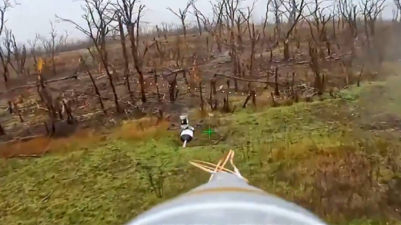 धाड धाड...रशियाचा युक्रेनवर सर्वात मोठा हल्ला, ड्रोन, मिसाईल डागल्याने हाहाकार! धाड धाड...रशियाचा युक्रेनवर सर्वात मोठा हल्ला, ड्रोन, मिसाईल डागल्याने हाहाकार!