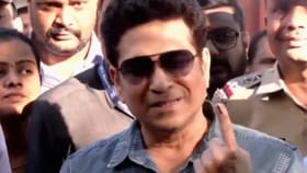 सचिन तेंडुलकरने बजावला मतदानाचा हक्क, नंतर जे बोलला त्याला तोड नाही....