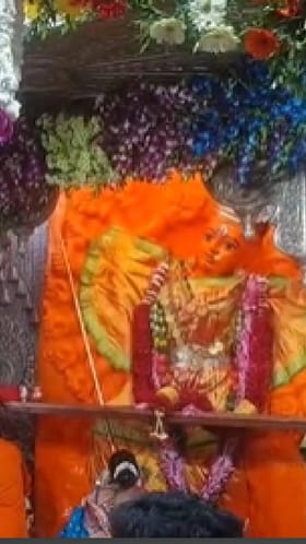 मालेगावातील सप्तशृंगी मातेचे मंदीर तीन दिवस 24 तास खुले.