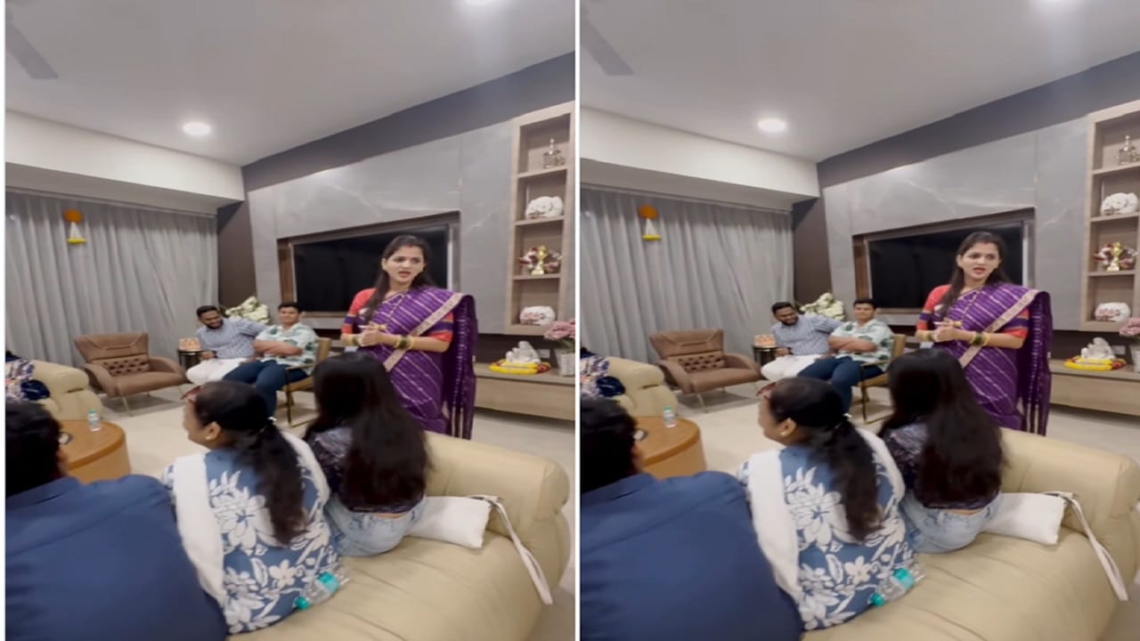 समाधान सरवणकर आणि अभिनेत्री तेजस्विनी लोणारी यांच्याबद्दल सांगायचं झालं तर, त्यांचा विवाहसोहळा 4 डिसेंबर रोजी मुंबईतील सहारा हॉटेलमध्ये मोठ्या धुमधडाक्यात पार पडला. लग्नात अनेक दिग्गज आणि सेलिब्रिटींनी हजेरी लावली.