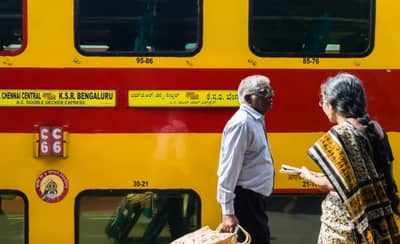 Railway Budget : रेल्वे अर्थसंकल्पात ज्येष्ठ नागरिकांना तिकीटात सुट मिळणार का? १०० अमृत भारत ट्रेन आणि बरंच काही....