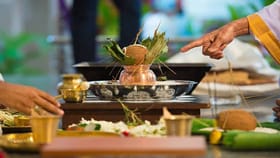 शुक्रवारी 'हे' खास उपाय केल्यास घरात येईल पैसाच पैसा