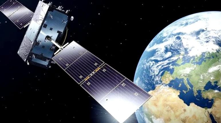 गुरुत्त्वाकर्षण नसल्यामुळे अंतराळात जन्मलेल्या मुलाची हाडे ठिसूळ असू शकतात. तसेच त्याच्या स्नानूंचाही विकास पुरेसा न होण्याची शक्यता असते. अंतराळात जन्मलेल्या बाळ्याच्या मेंदूपर्यंत रक्त पुरेशा प्रमाणात न पोहोचण्याची शक्यता असते. त्यामुळे बाळाच्या डोक्याचा विकासही योग्य पद्धतीने न होण्याची शक्यता नाकारता येत नाही.