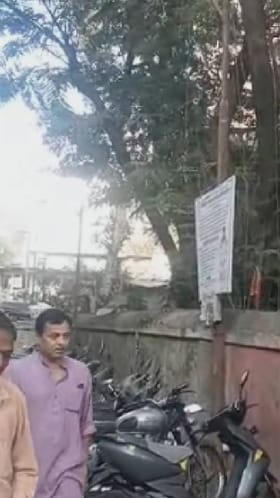 अभिनेता सुबोध भावेने बजावला मतदानाचा अधिकार.