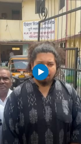 सुजात आंबेडकरांनी बजावला मतदानाचा हक्क.