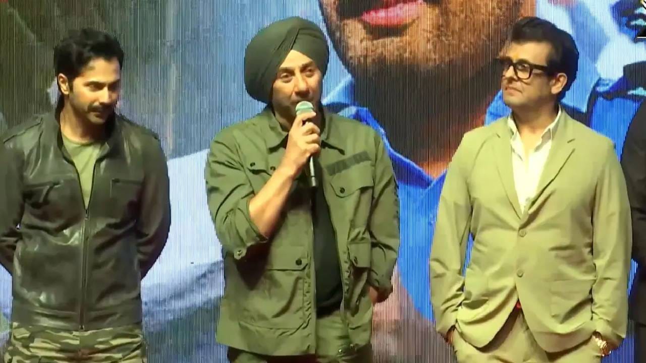 Sunny Deol : मेरा दिमाग हिला हुआ है.. 'बॉर्डर'च्या साँग लाँच दरम्यान सनी देओल काय बोलला ? Sunny Deol : मेरा दिमाग हिला हुआ है.. 'बॉर्डर'च्या साँग लाँच दरम्यान सनी देओल काय बोलला ?