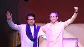 मुंबईत ठाकरे बंधूंना किती जागा मिळणार? भाजप नेत्याच्या दाव्याने खळबळ.