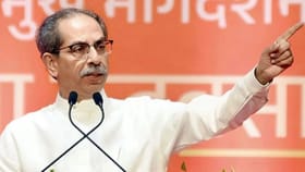 शिवसेना ठाकरे गटात मोठा पक्ष प्रवेश, 'मातोश्री'वर घडामोडींना वेग.