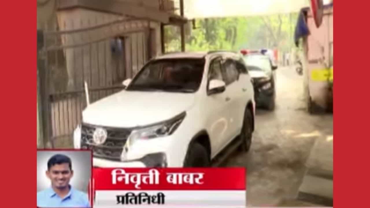 राज ठाकरेंच्या भेटीसाठी उद्धव ठाकरे मातोश्रीहून रवाना