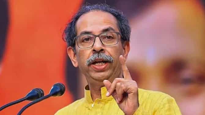महापौरपदाच्या निवडीपूर्वी सर्वात मोठा ट्विस्ट, उद्धव ठाकरेंना जबर धक्का, एवढे नगरसेवक नॉटरिचेबल