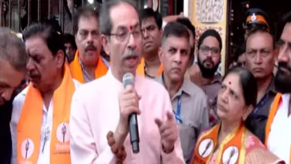 जागे राहा! … तर कानाखाली वाजवा! उद्धव ठाकरेंचं मोठं वक्तव्य