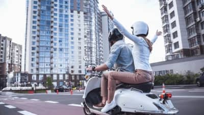 ‘या’ राज्यात बाईकवर मागे बसणाऱ्यांनी सावधगिरी बाळगली पाहिजे, कारण जाणून घ्या