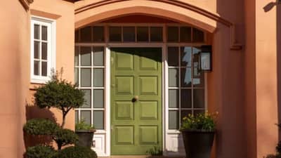 Vastu Shastra: पूर्व दिशेच्या दरवाजाला लावा ही छोटीशी गोष्ट, घरात येईल पैसाच पैसा