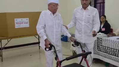 Mahapalika Elections 2026 : मुंबईत एक तर इतर महापालिकांमध्ये एकाच प्रभागात 4 मतदान का? ही गोष्ट माहीत हवीच