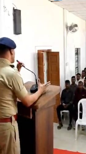 स्पर्धा परीक्षेची तयारी करणार्‍या उमेदवारांचं पोलीस विभागाकडून मार्गदर्शन.