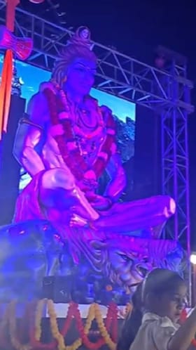 22 फुट उंच महाकाल शिवशंकराची महाआरती.