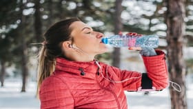 हिवाळ्यात जास्‍त तहान लागत नाही? 'या' 5 सोप्या उपायांचा करा अवलंब.