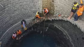 ऑक्सिजन मास्क घालून विहिरीत उतरले... तिला शोधण्यासाठी मोठं ऑपरेशन.