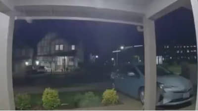 विमानासारखा हवेत उडून ट्रक थेट घुसला बाथरूममध्ये...कुटुंबाचं काय झालं? काळजात धस्स करणारा Video