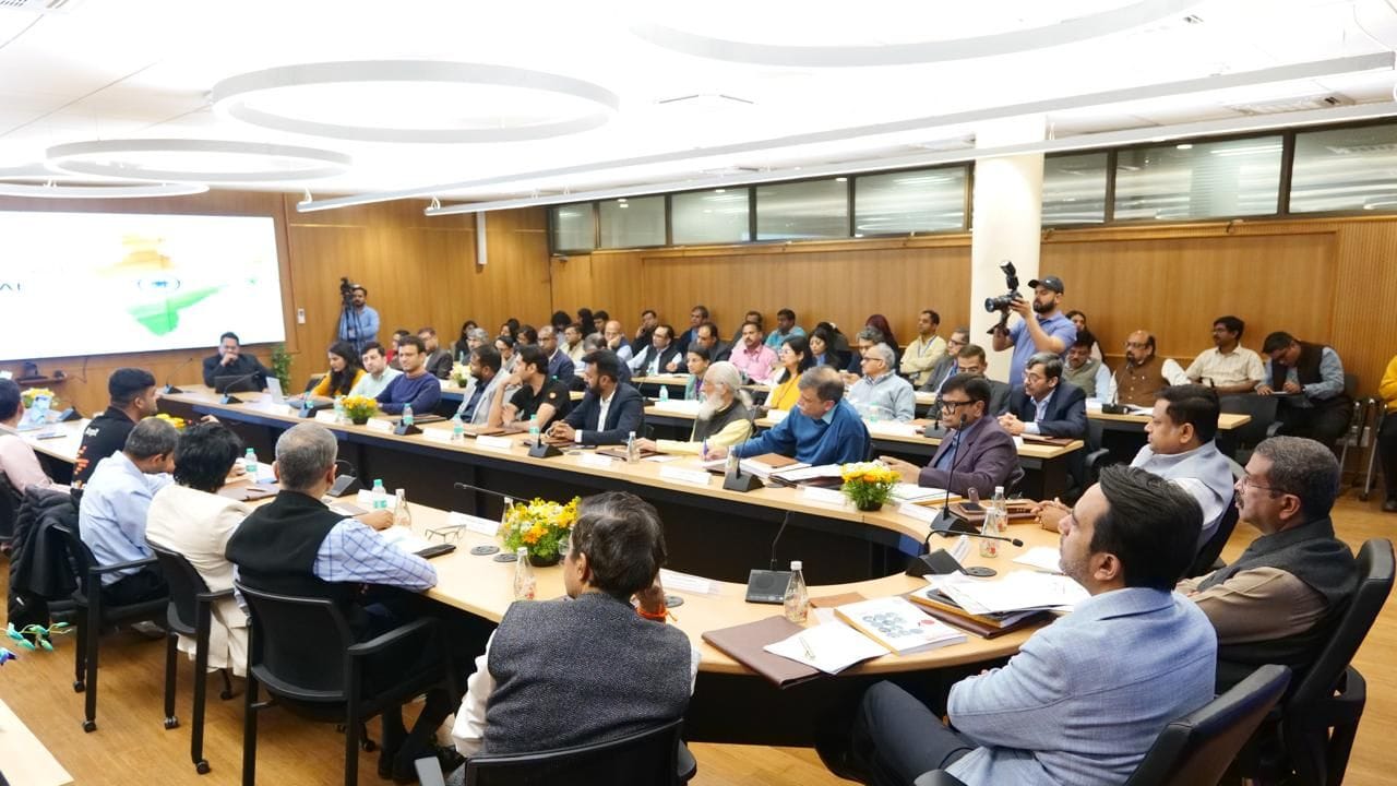 या बैठकीत सहभागी स्टार्टअप्समध्ये Arivihan, Fermi AI, Khare.AI, Seekho, SpeakX, SuperKalam, SuperNova, Vedantu, ConveGenius आणि Virohan यांचा समावेश होता.