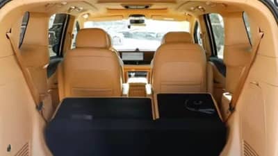 राजवाड्यासारखे जाणवेल, सिंहासनासारखे सीट, ‘या’ 5 लक्झरी MPV जाणून घ्या